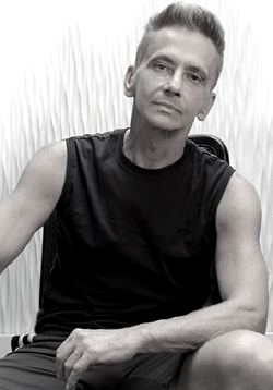 Joschi Schwarz - Le Male Yoga Founder